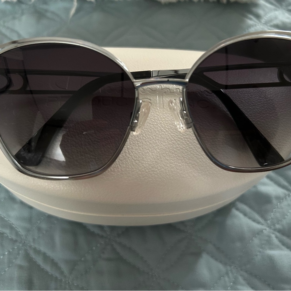 Champion Black Sunglasses Modern Design